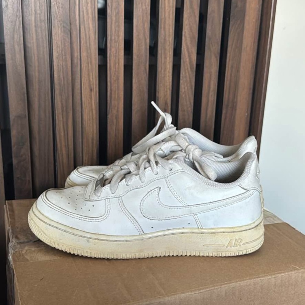 Nike Cream Air Force 1 Sneakers